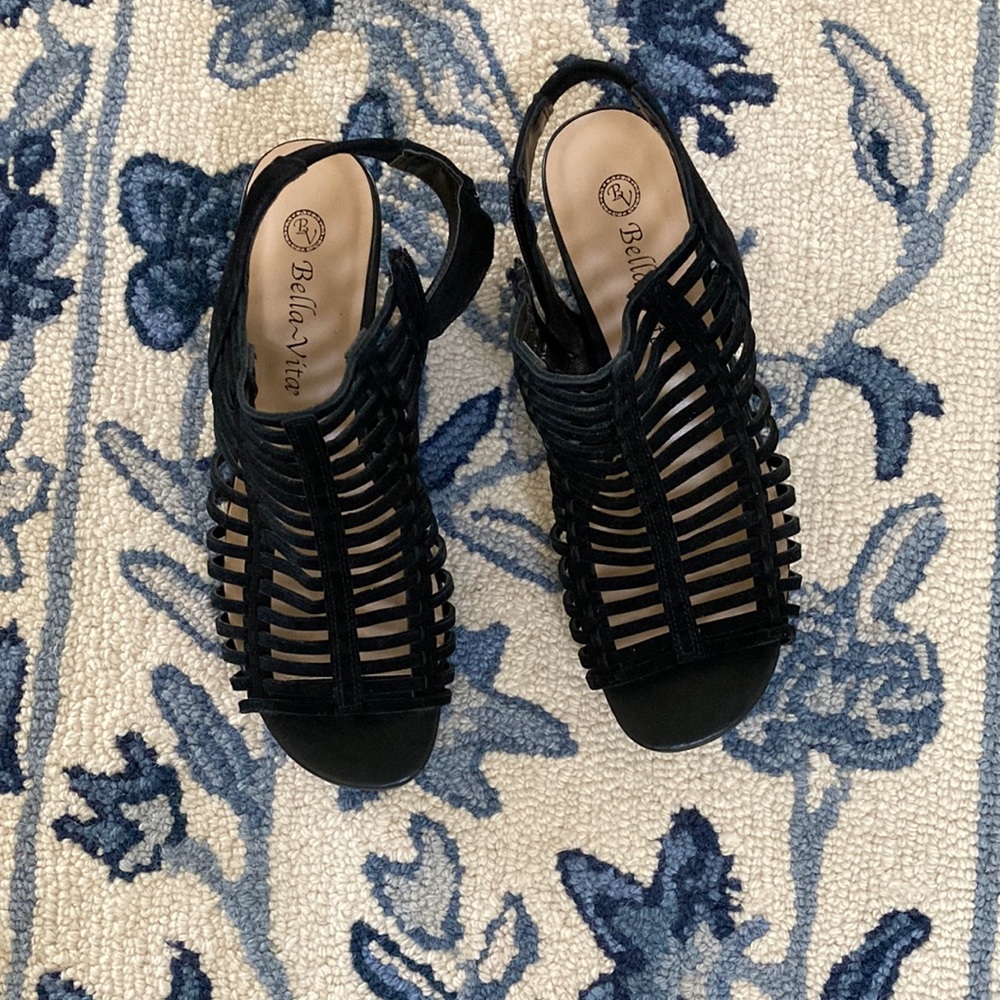 Bella Vita 7 Wide Black Sandals New w/o box